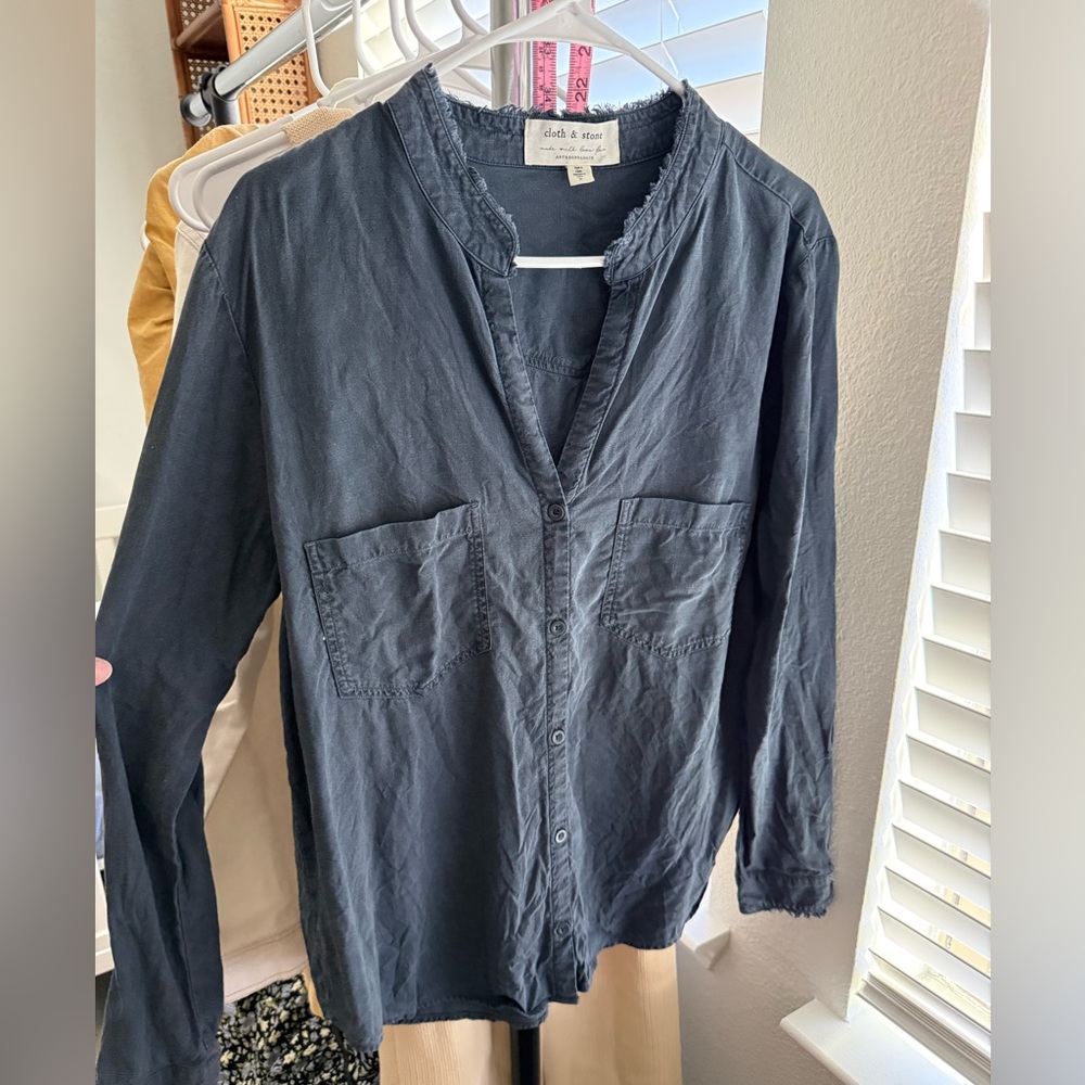 SOLD ON CROSSPOST Cloth & Stone tencel button down